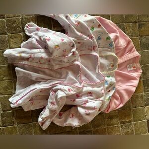 Baby tops with mitten hands
